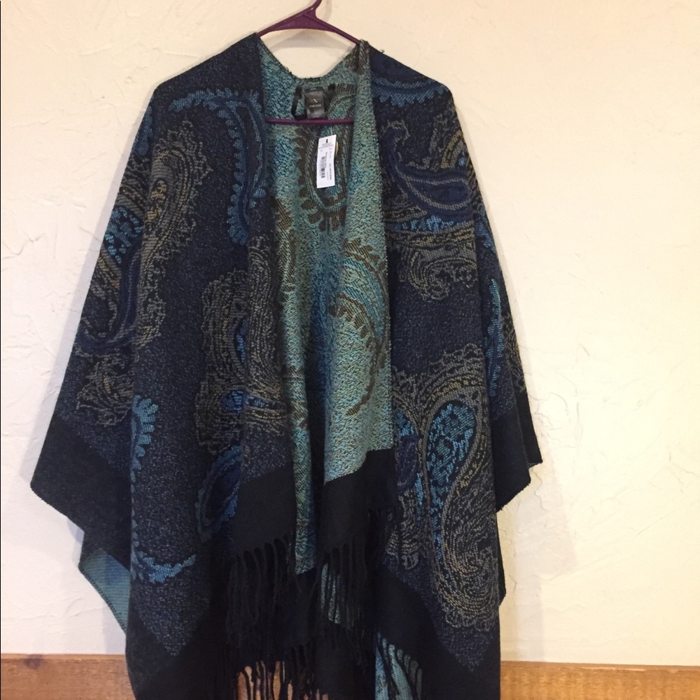 Reversible fringed poncho
